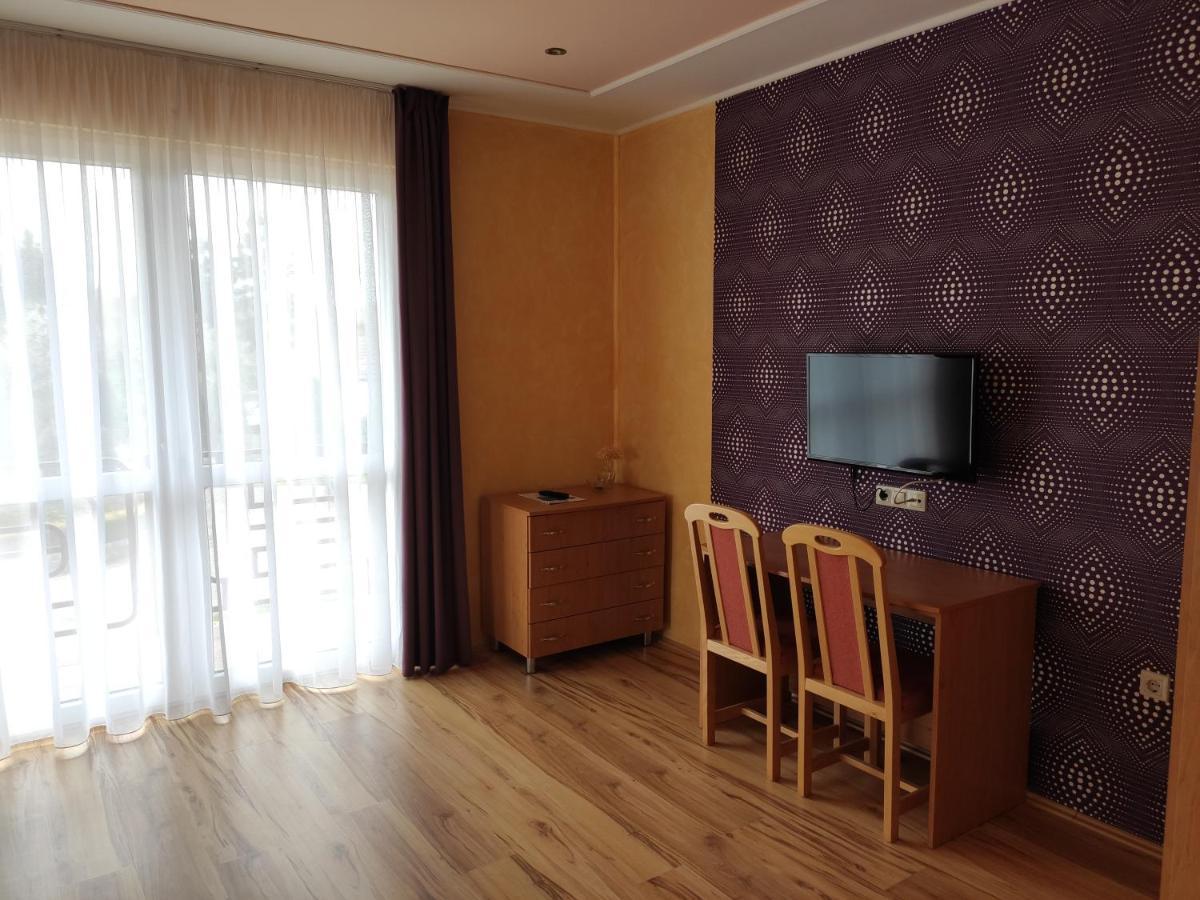 Főnix Apartman *